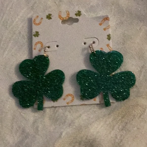 ☘️NWT Must Have Fun St Patty’s Day Pierced Earrings Closet Must ☘️ - Picture 6 of 8